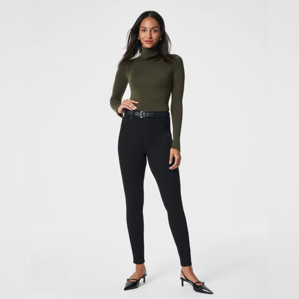 NWOT’s Spanx Ankle Skinny Jeans in Clean Black